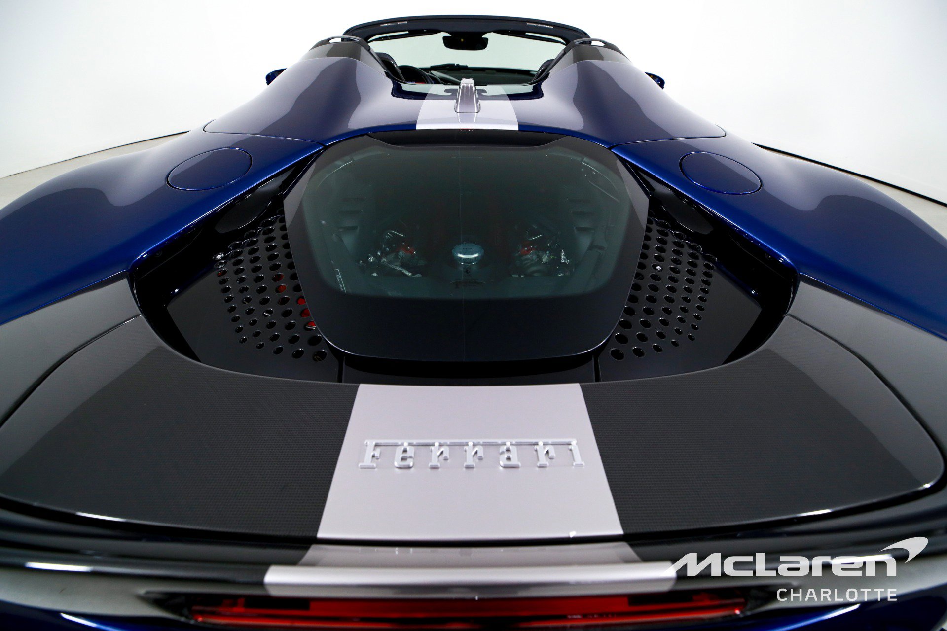 Used 2022 Ferrari SF90 Spider image 29