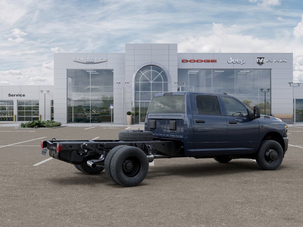 New 2026 RAM 3500 Tradesman AWD/4WD image 4