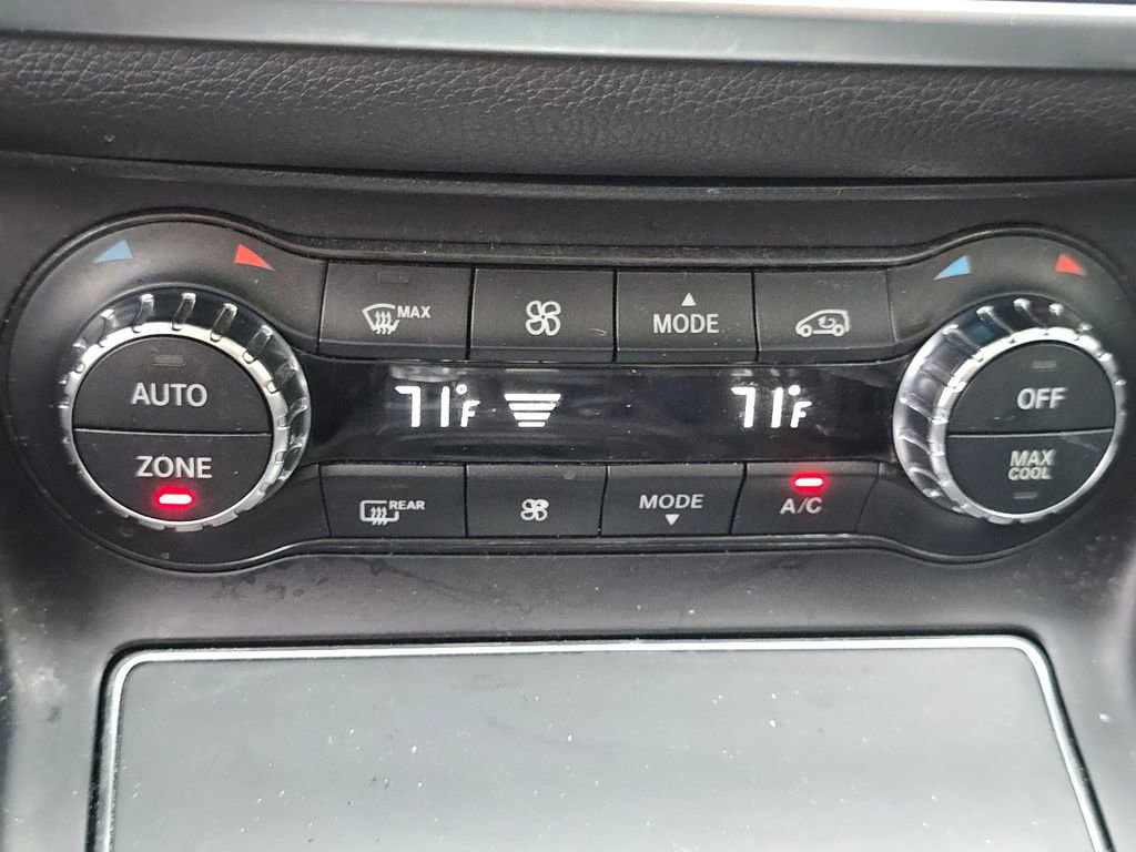 Certified 2020 Mercedes-Benz GLA 250 4MATIC image 33