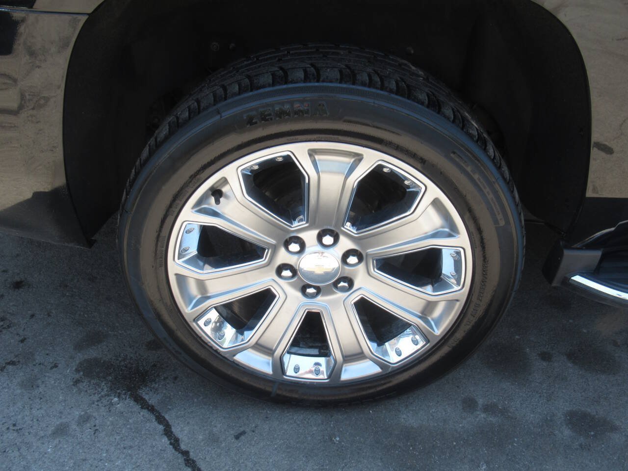 Used 2018 Chevrolet Tahoe Premier AWD/4WD image 11