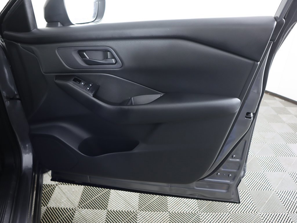 Used 2024 Nissan Rogue S image 20