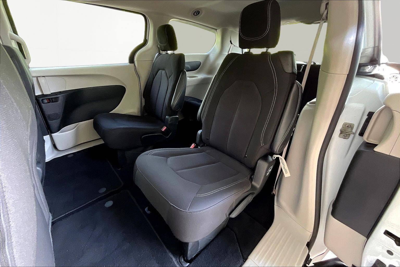 Used 2023 Chrysler Voyager LX FWD image 20