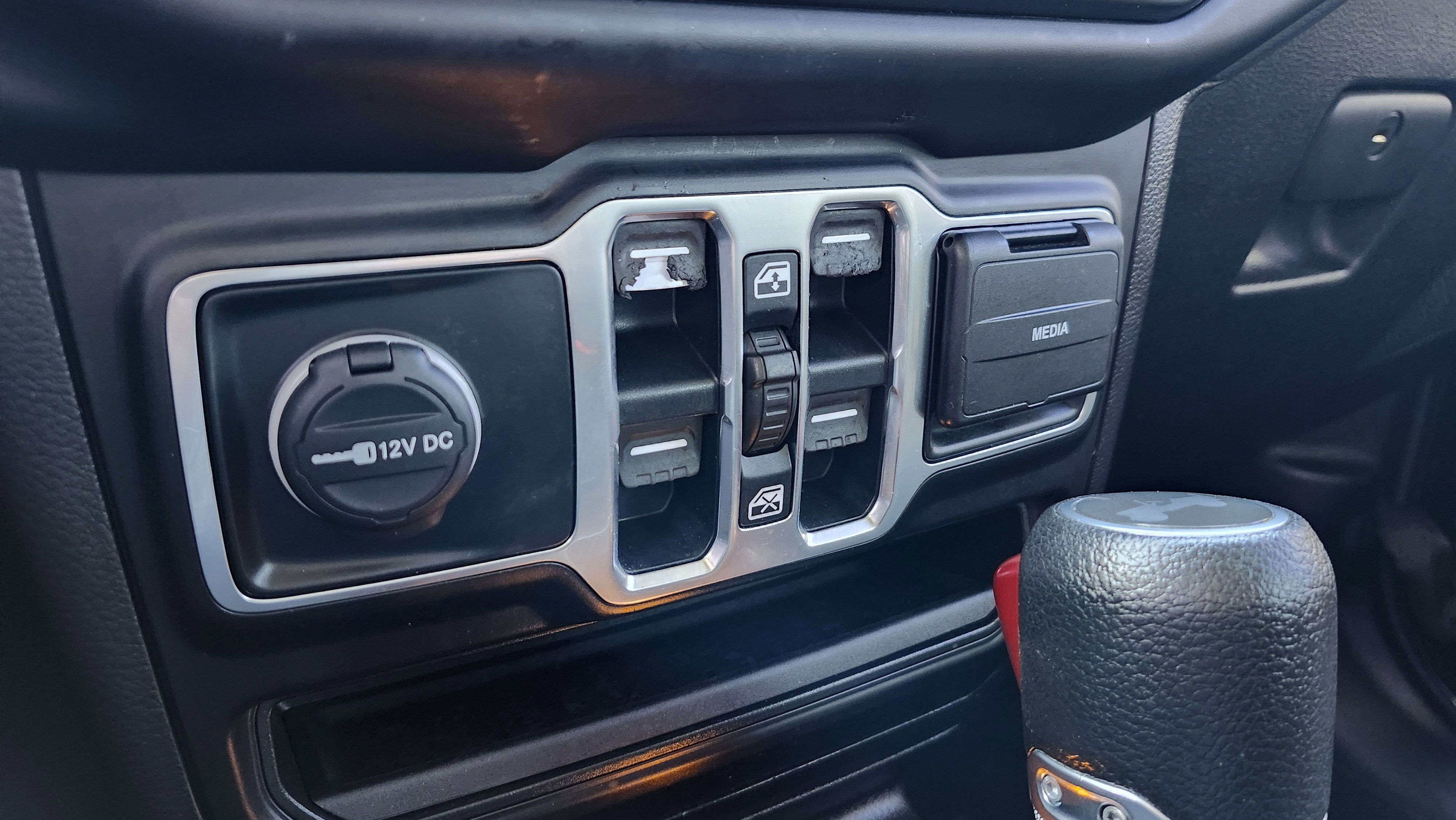 Used 2020 Jeep Wrangler Unlimited Sahara w/ Safety Group image 8