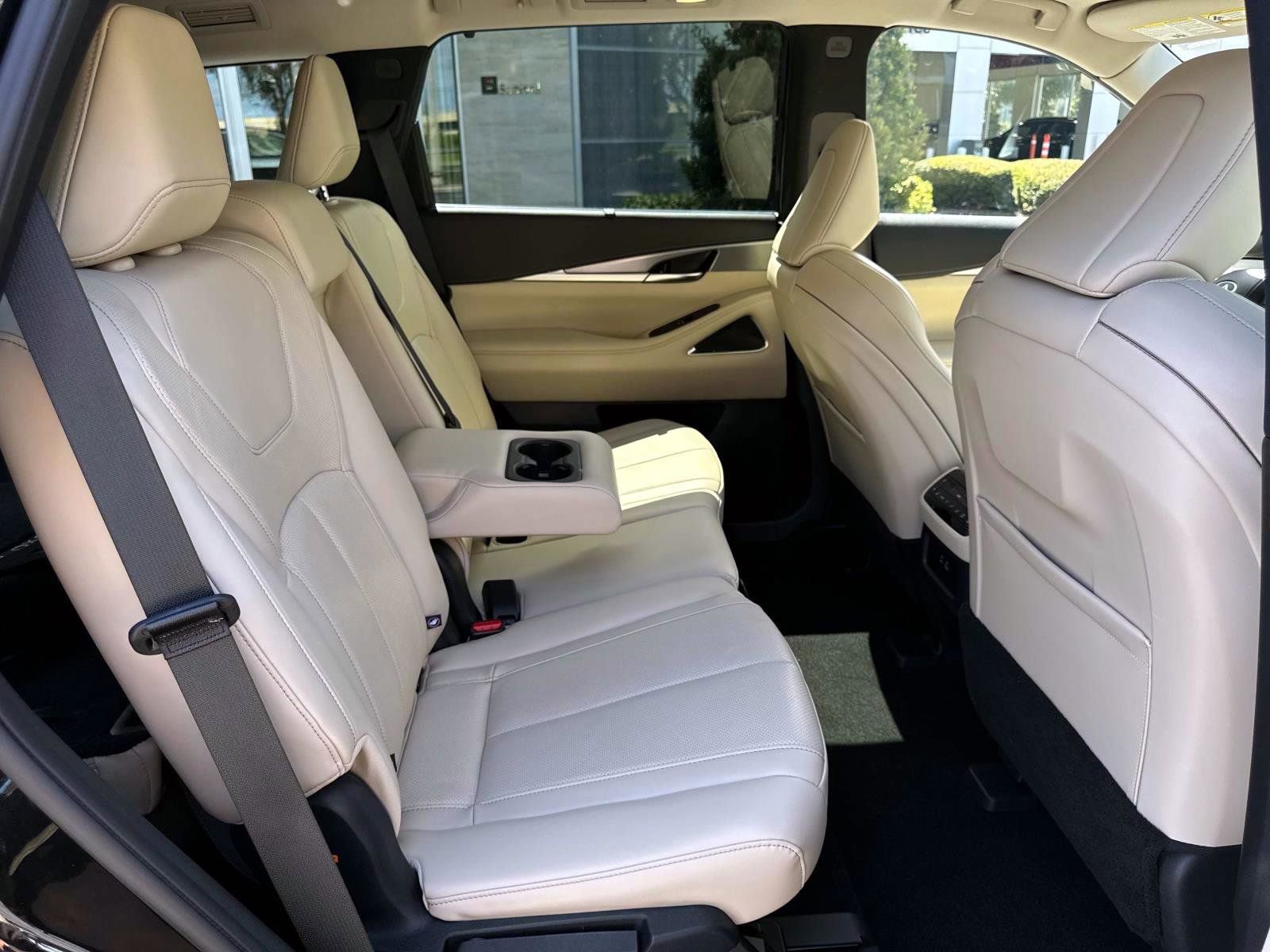 Certified 2025 INFINITI QX60 Luxe image 17