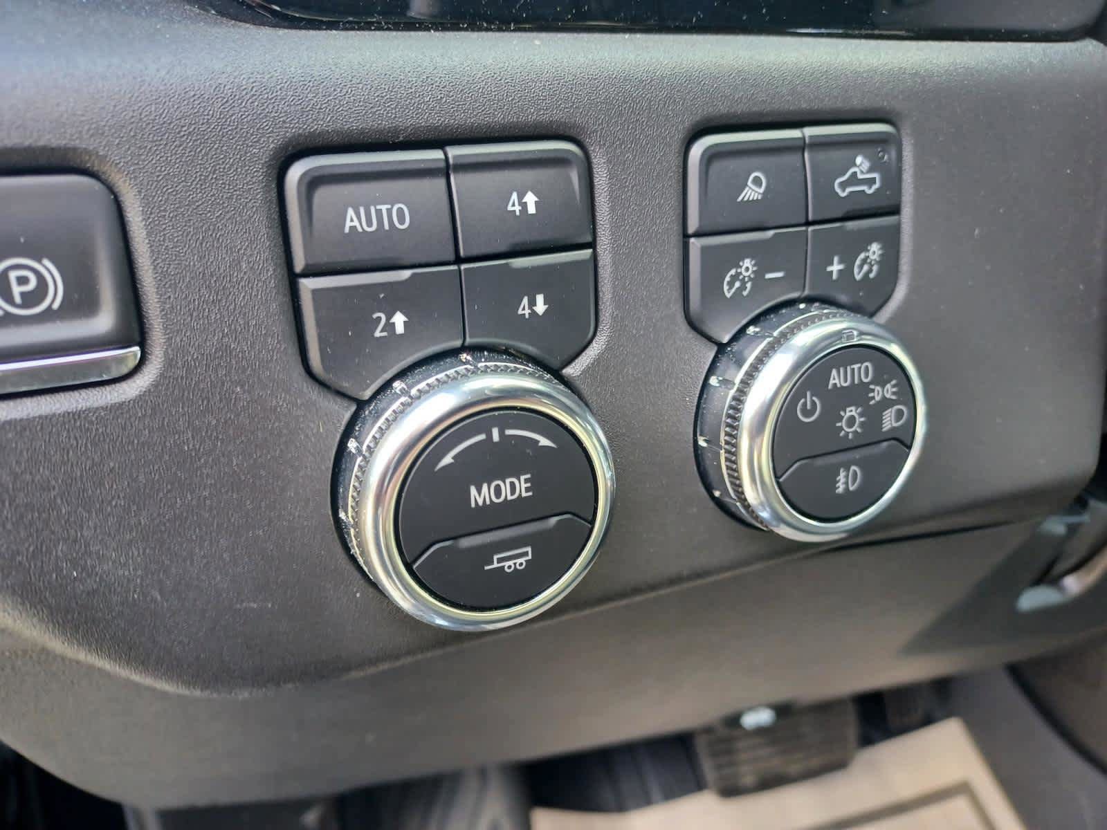Used 2025 GMC Sierra 1500 Elevation w/ Elevation Premium Package AWD/4WD image 16