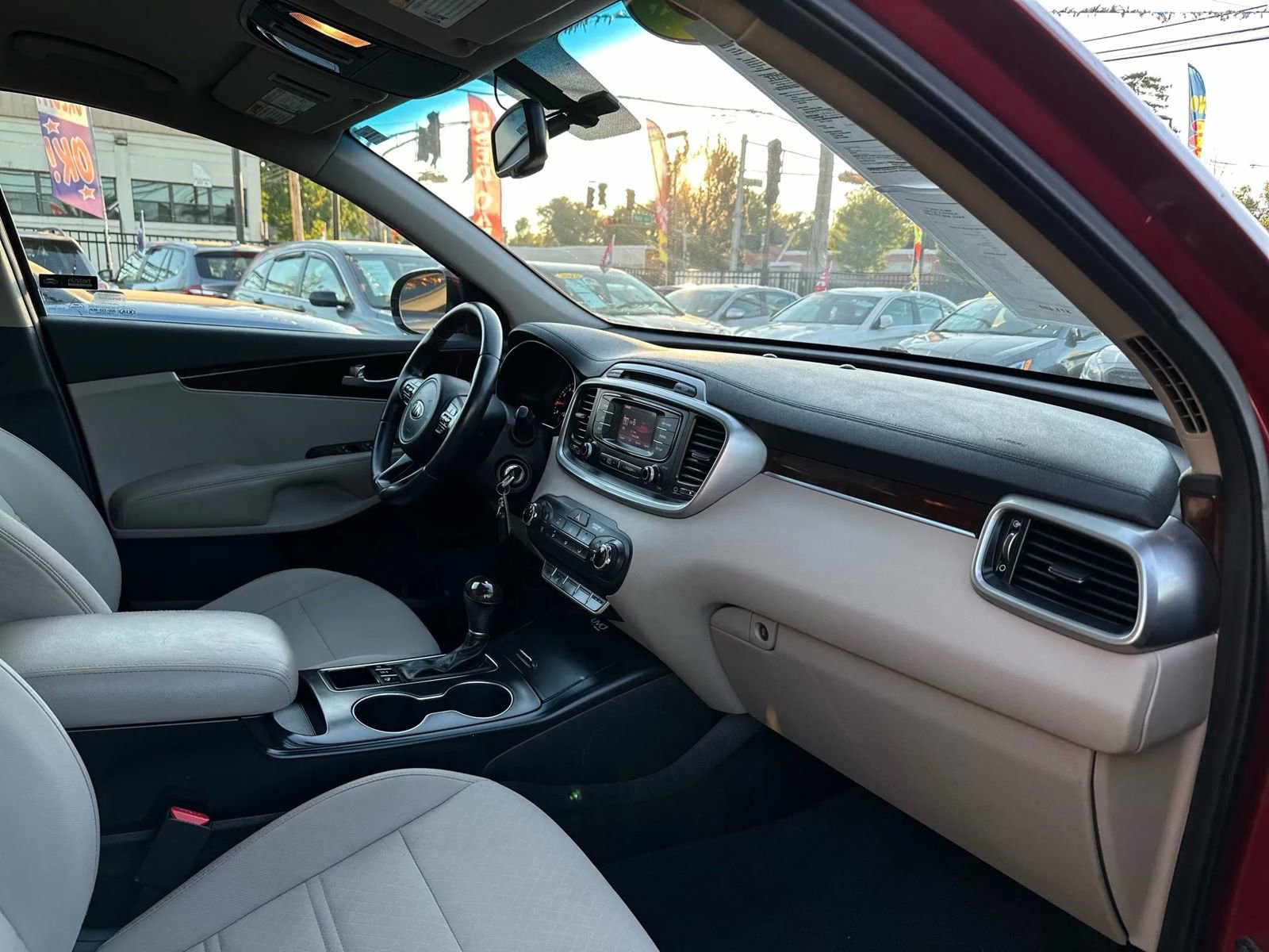 Used 2016 Kia Sorento LX w/ LX Convenience Package image 19