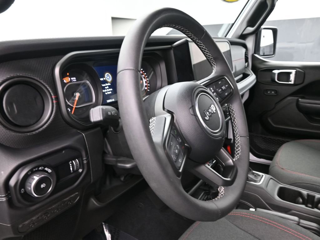 Used 2025 Jeep Wrangler Unlimited Rubicon image 13