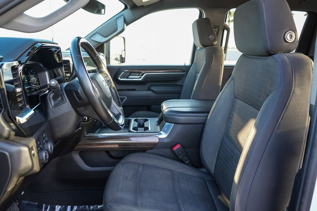 Used 2025 Chevrolet Silverado 2500 LT w/ Convenience Package image 18