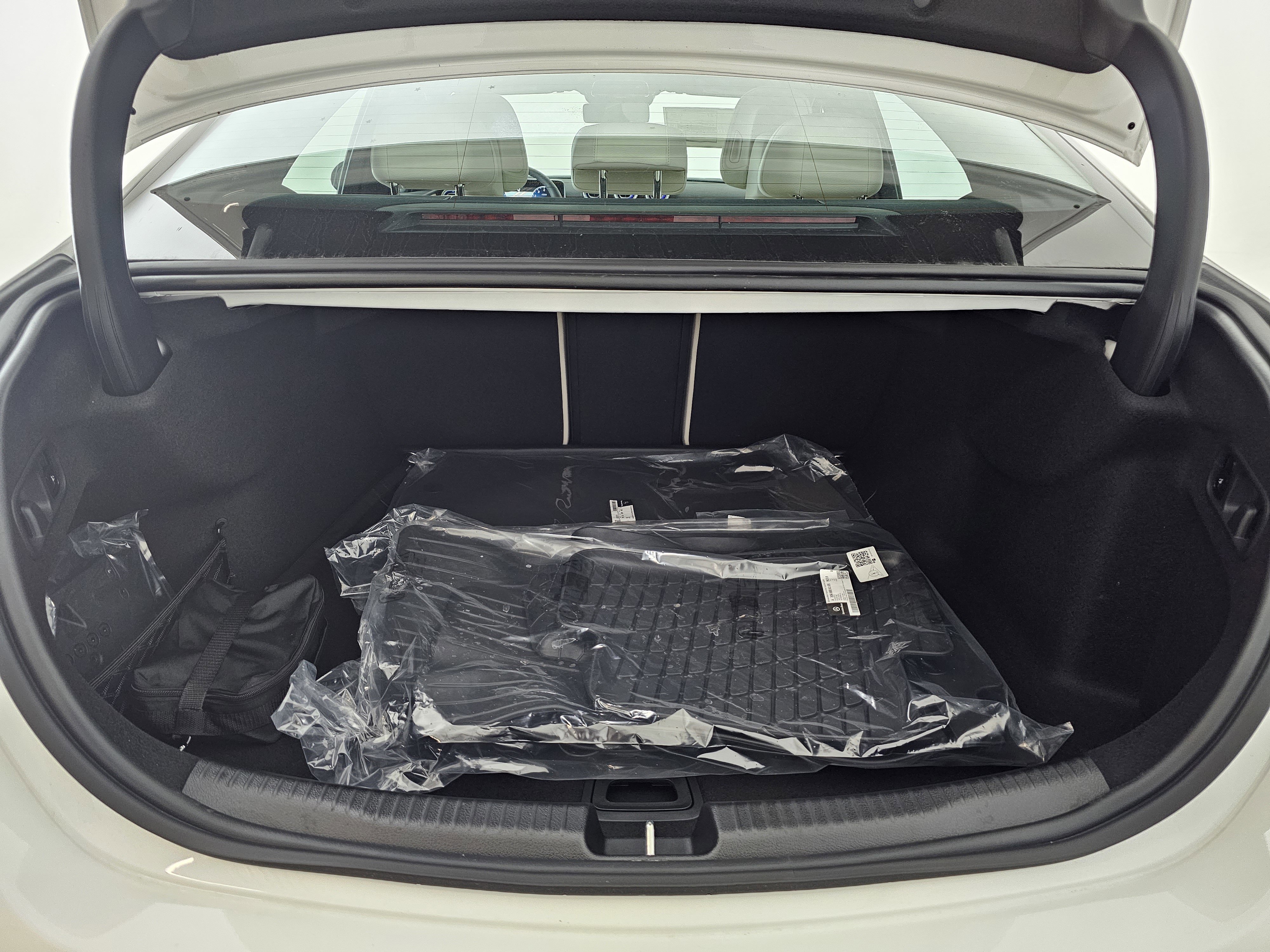 New 2026 Mercedes-Benz C 300 4MATIC Sedan image 24