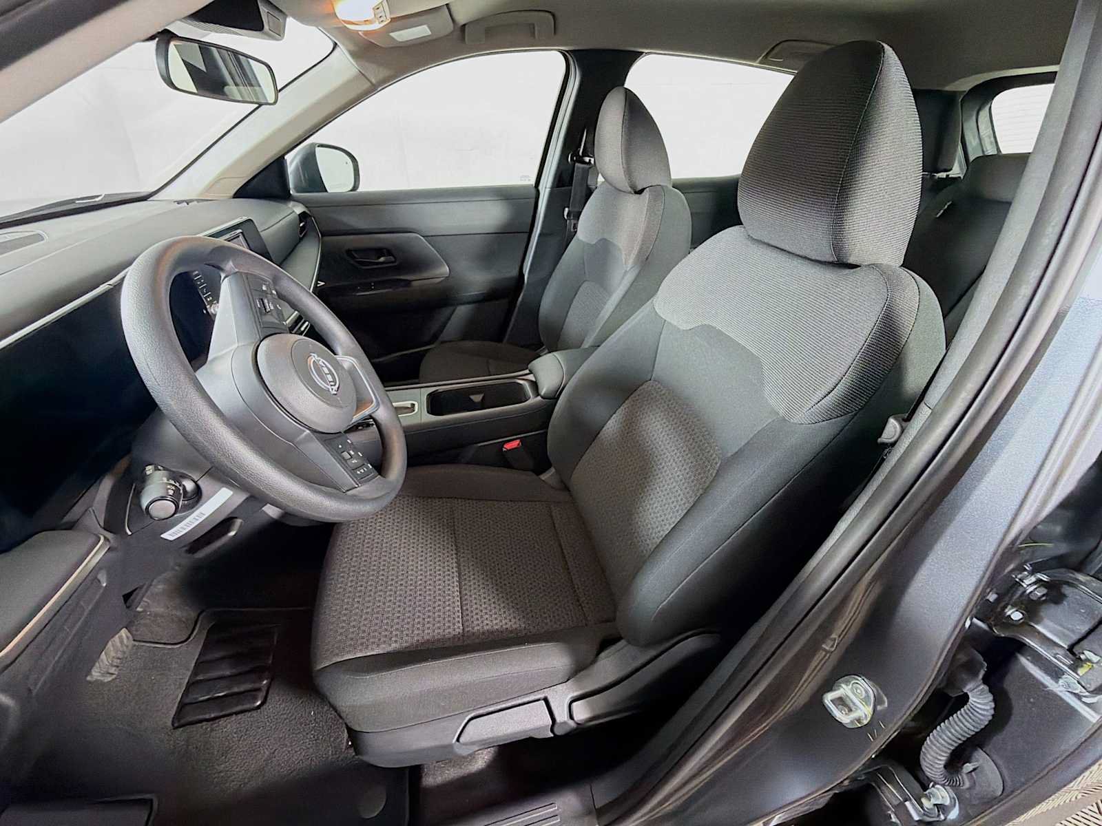 Used 2025 Nissan Kicks S AWD/4WD image 18