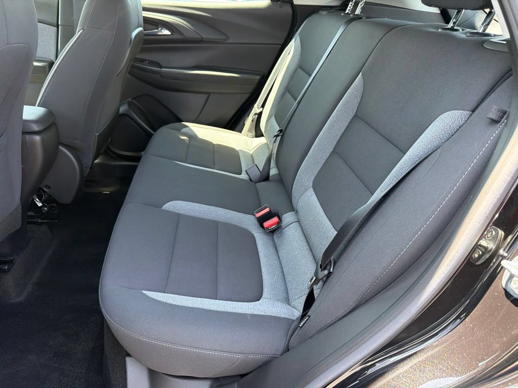 Used 2023 Chevrolet TrailBlazer LS FWD image 31