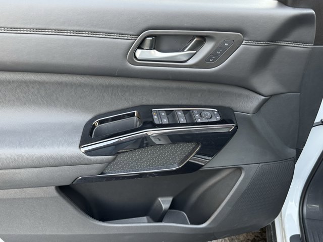 New 2026 Nissan Pathfinder Platinum w/ Cargo Package image 23