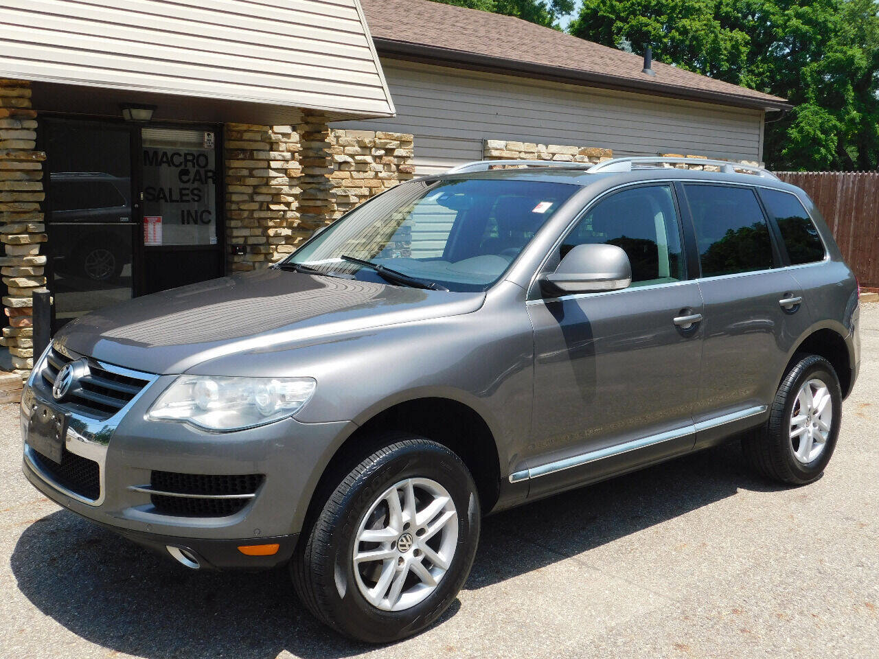 Used 2008 Volkswagen Touareg V6 AWD/4WD image 4