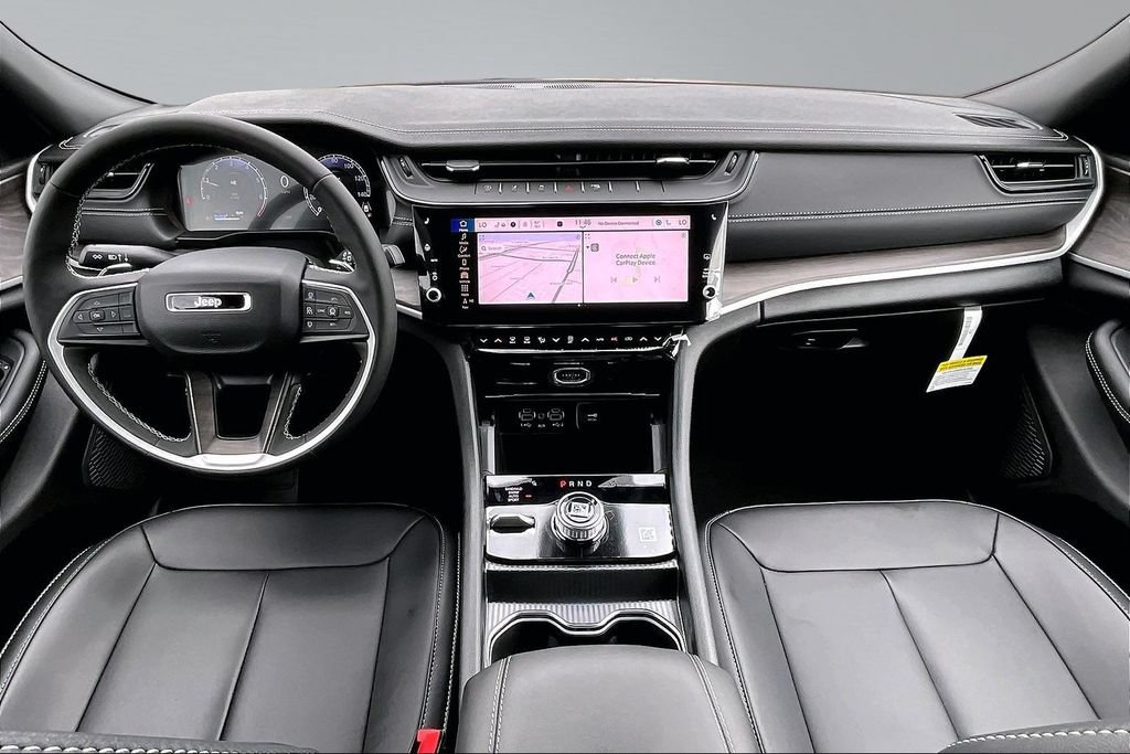 New 2026 Jeep Grand Cherokee Limited w/ Limited Altitude Package AWD/4WD image 9
