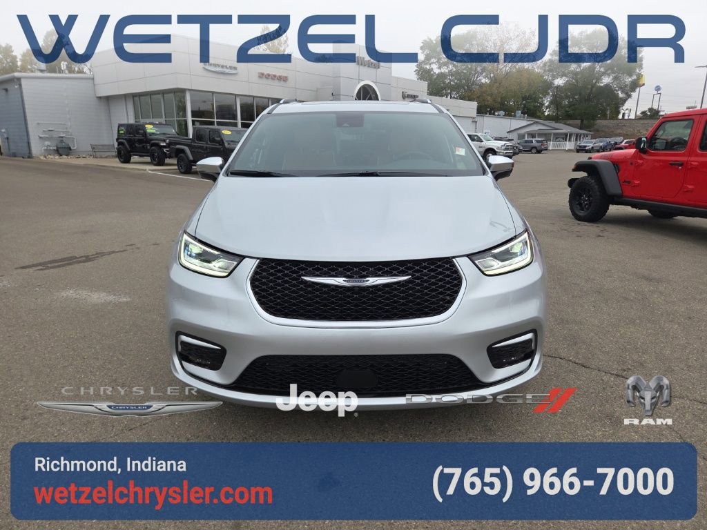 New 2026 Chrysler Pacifica Pinnacle image 2
