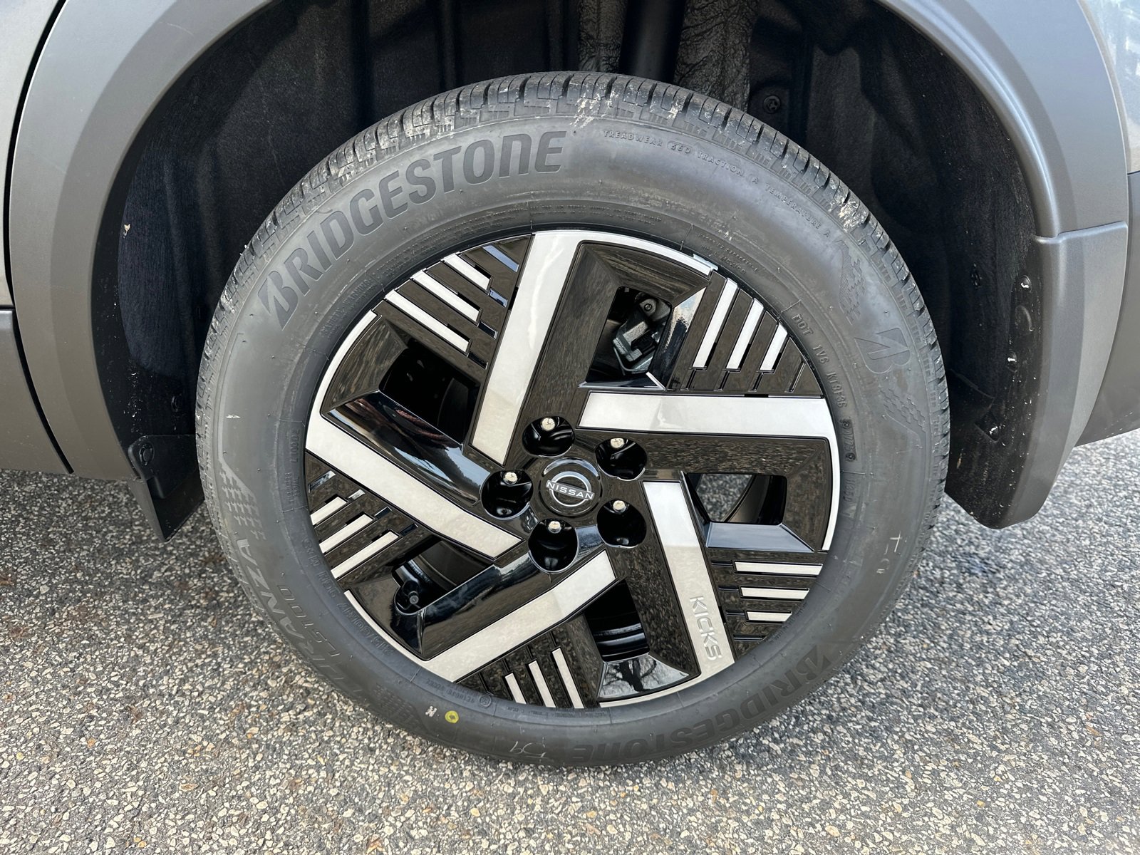 New 2026 Nissan Kicks SV w/ SV Premium Package image 19