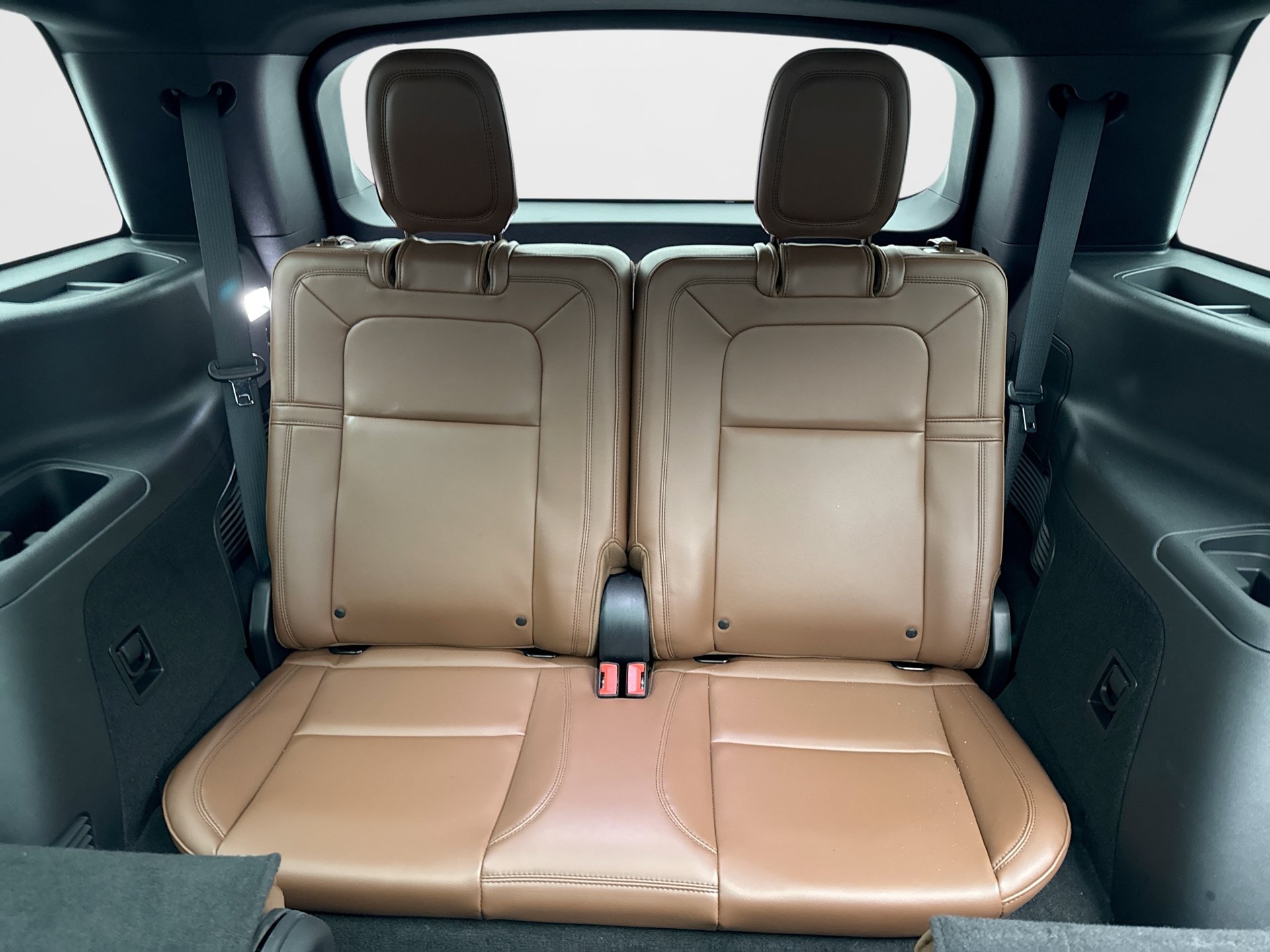 Used 2023 Lincoln Aviator Reserve w/ Equipment Group 201A AWD/4WD image 23