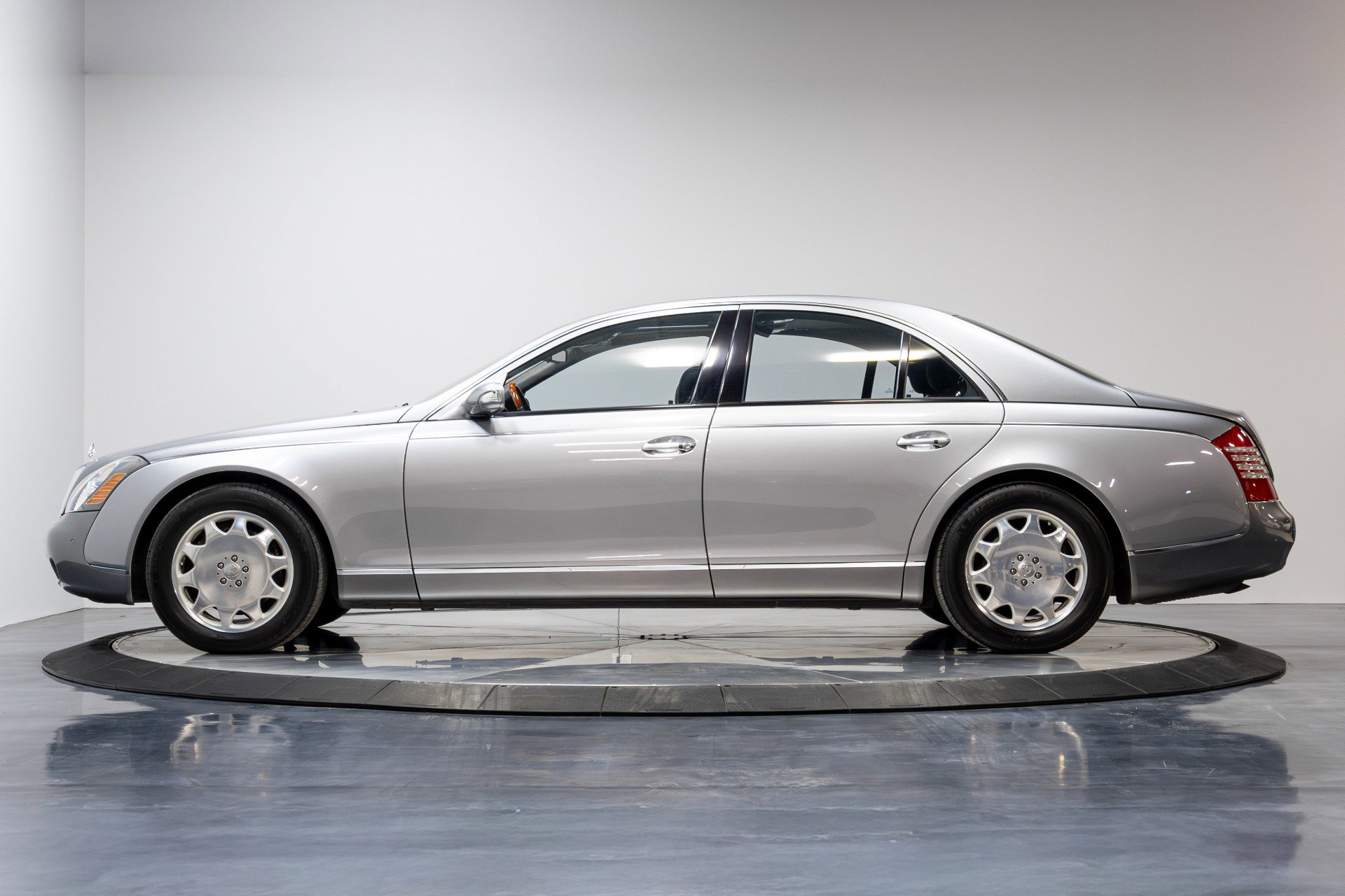 Used 2004 Maybach 57 image 50