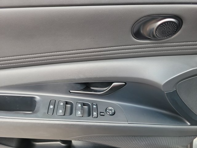 Used 2025 Hyundai Elantra Sport FWD image 8