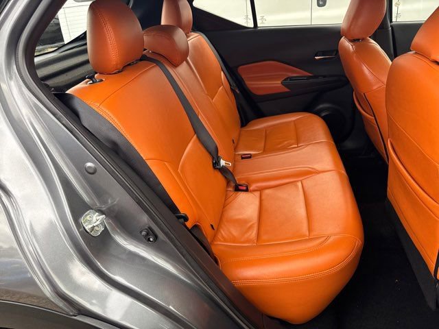 Used 2019 Nissan Kicks SV FWD image 14