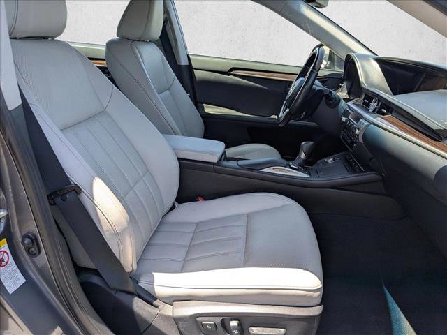 Used 2016 Lexus ES 350 w/ Luxury Package w/Wood Trim FWD image 23
