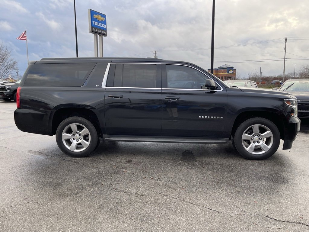 Used 2015 Chevrolet Suburban LT image 4