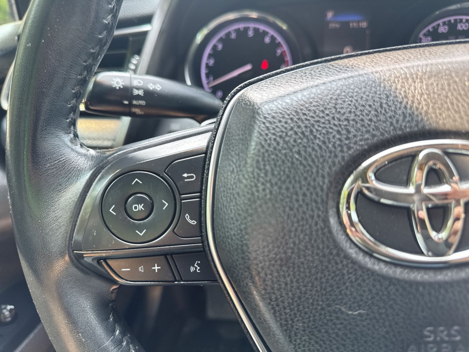 Used 2019 Toyota Camry SE FWD image 16