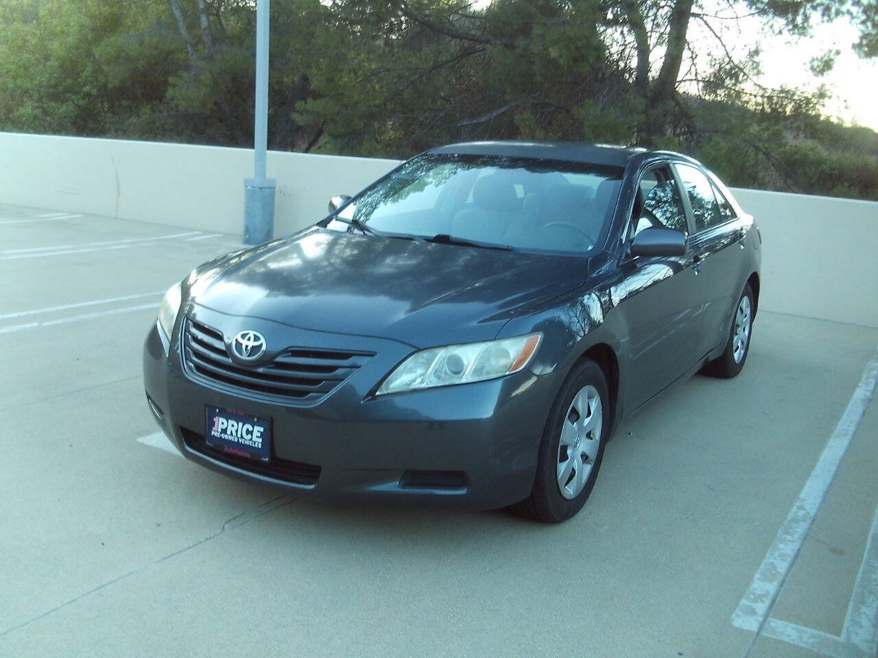 Used 2008 Toyota Camry LE FWD image 1