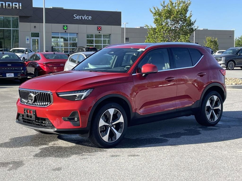 Used 2024 Volvo XC40 B5 Plus w/ Climate Package AWD/4WD image 24
