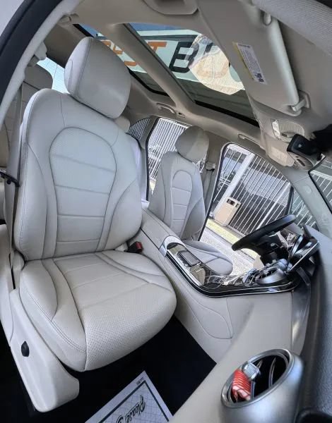 Used 2022 Mercedes-Benz GLC 300 w/ Premium Package Lite image 21