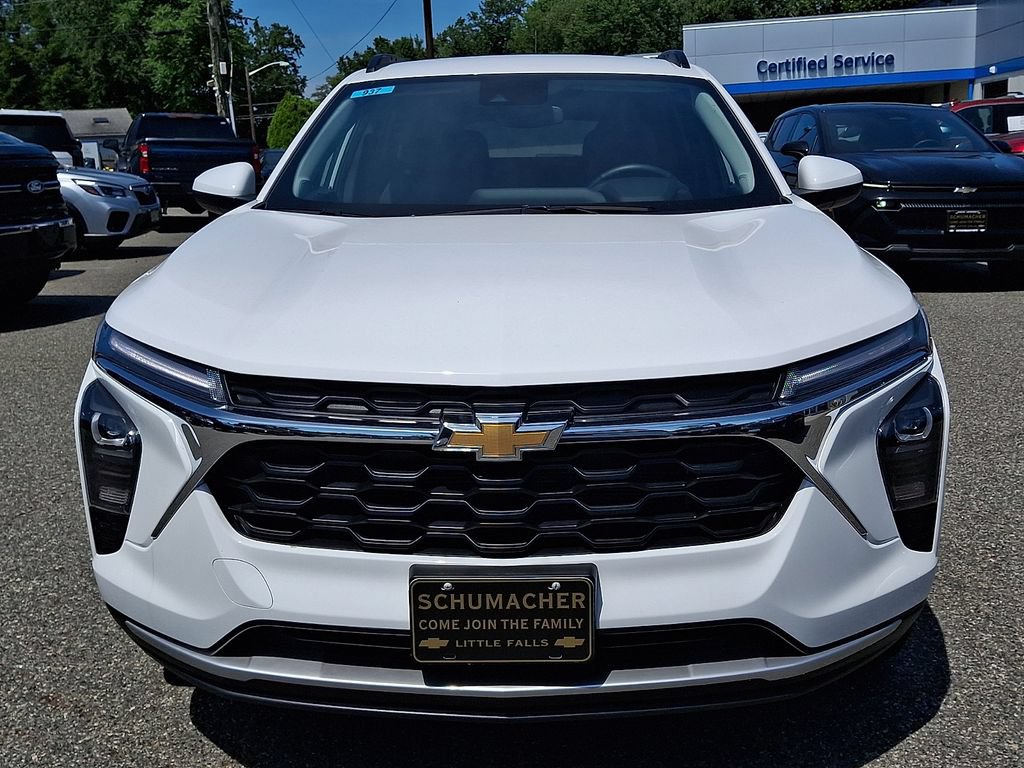 Used 2026 Chevrolet Trax LT w/ Driver Confidence Package FWD image 2