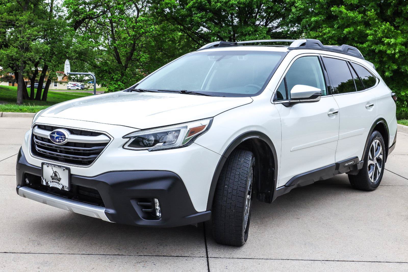 Used 2020 Subaru Outback Touring w/ Popular Package #2 AWD/4WD image 3