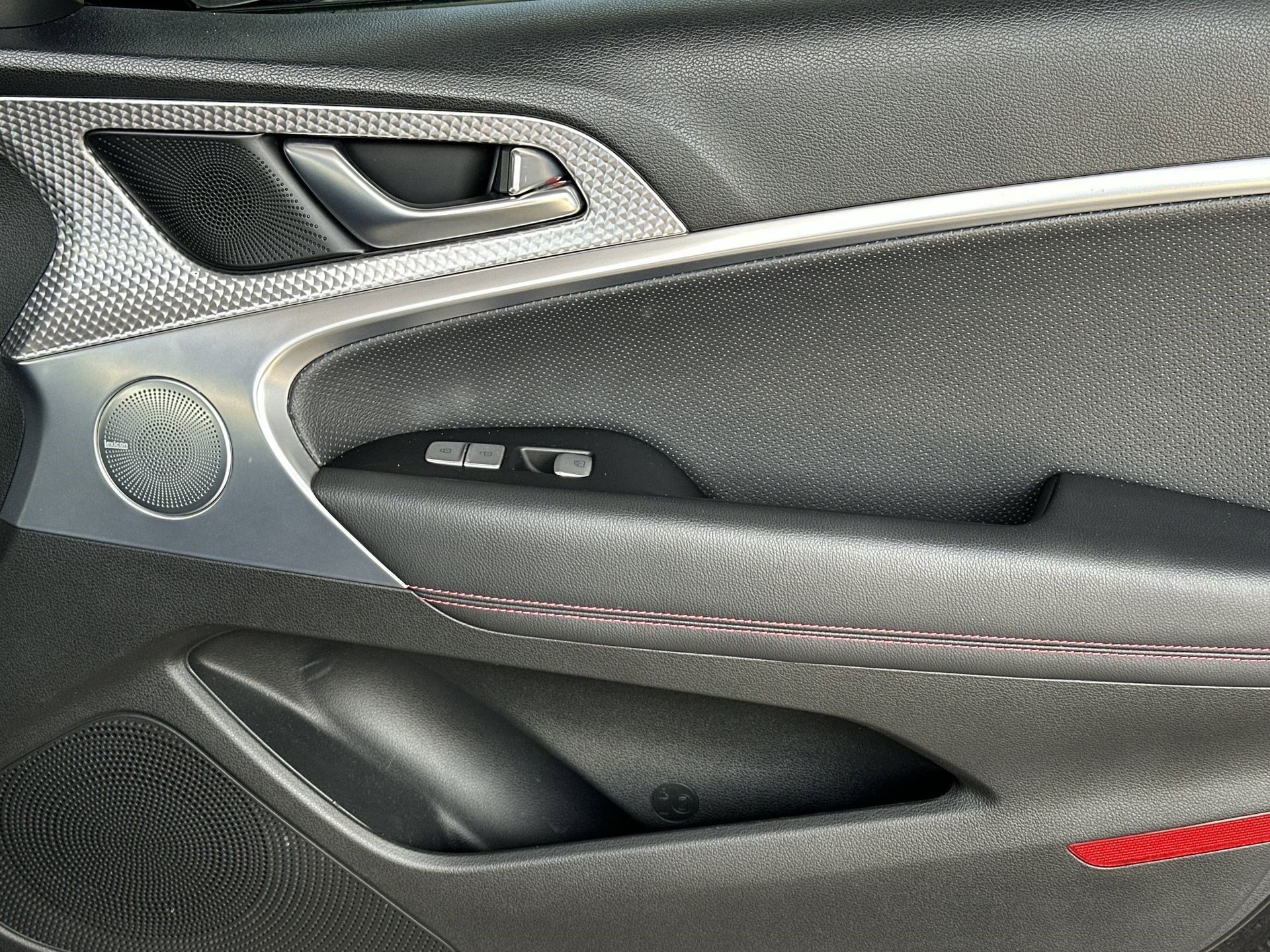 Used 2023 Genesis G70 2.0T w/ Sport Prestige Package image 27