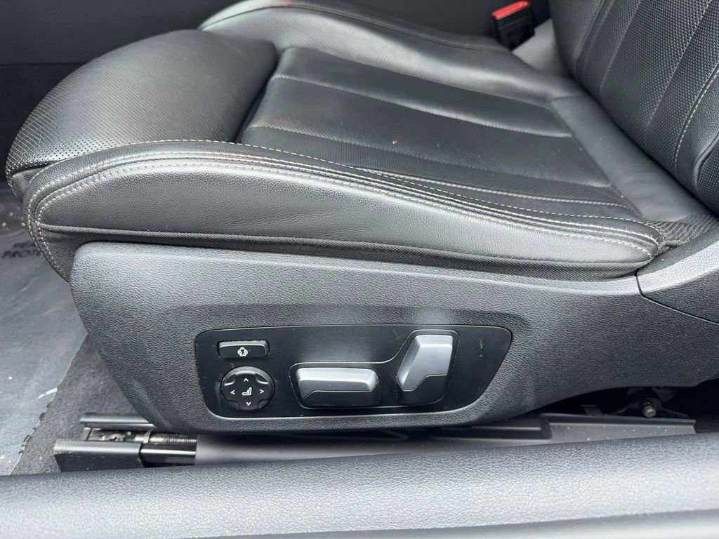 Used 2020 BMW 840i Coupe w/ M Sport Package image 31