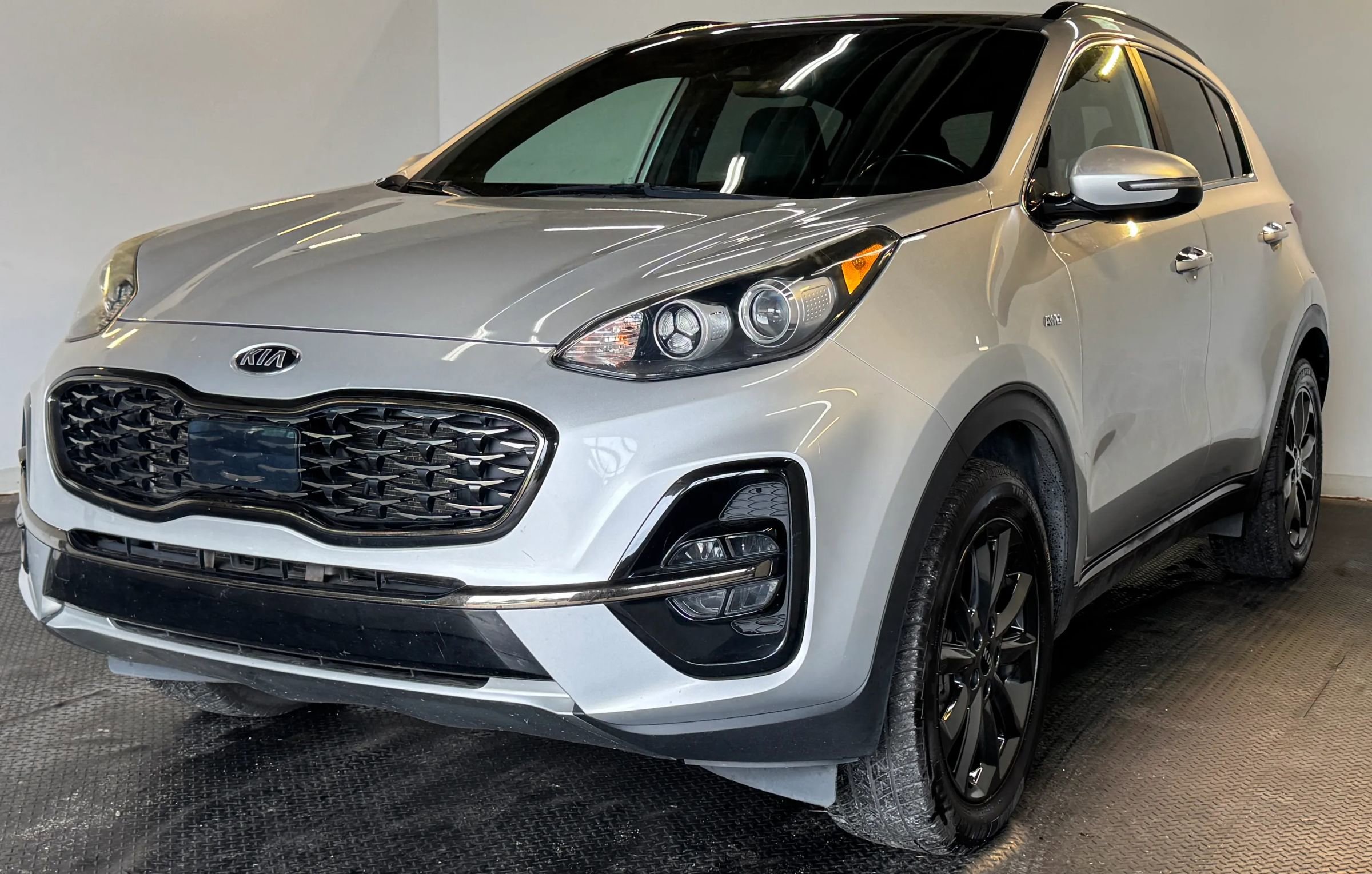 Used 2020 Kia Sportage S w/ S Premium Package image 2