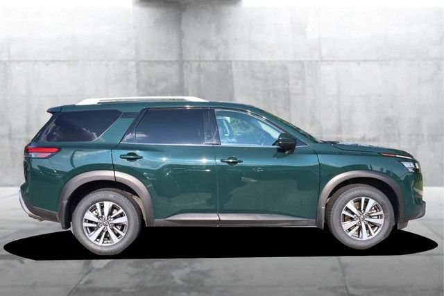 Certified 2022 Nissan Pathfinder SL w/ Cargo Package AWD/4WD image 5