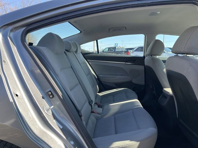 Used 2017 Hyundai Elantra SE w/ Cargo Package image 18