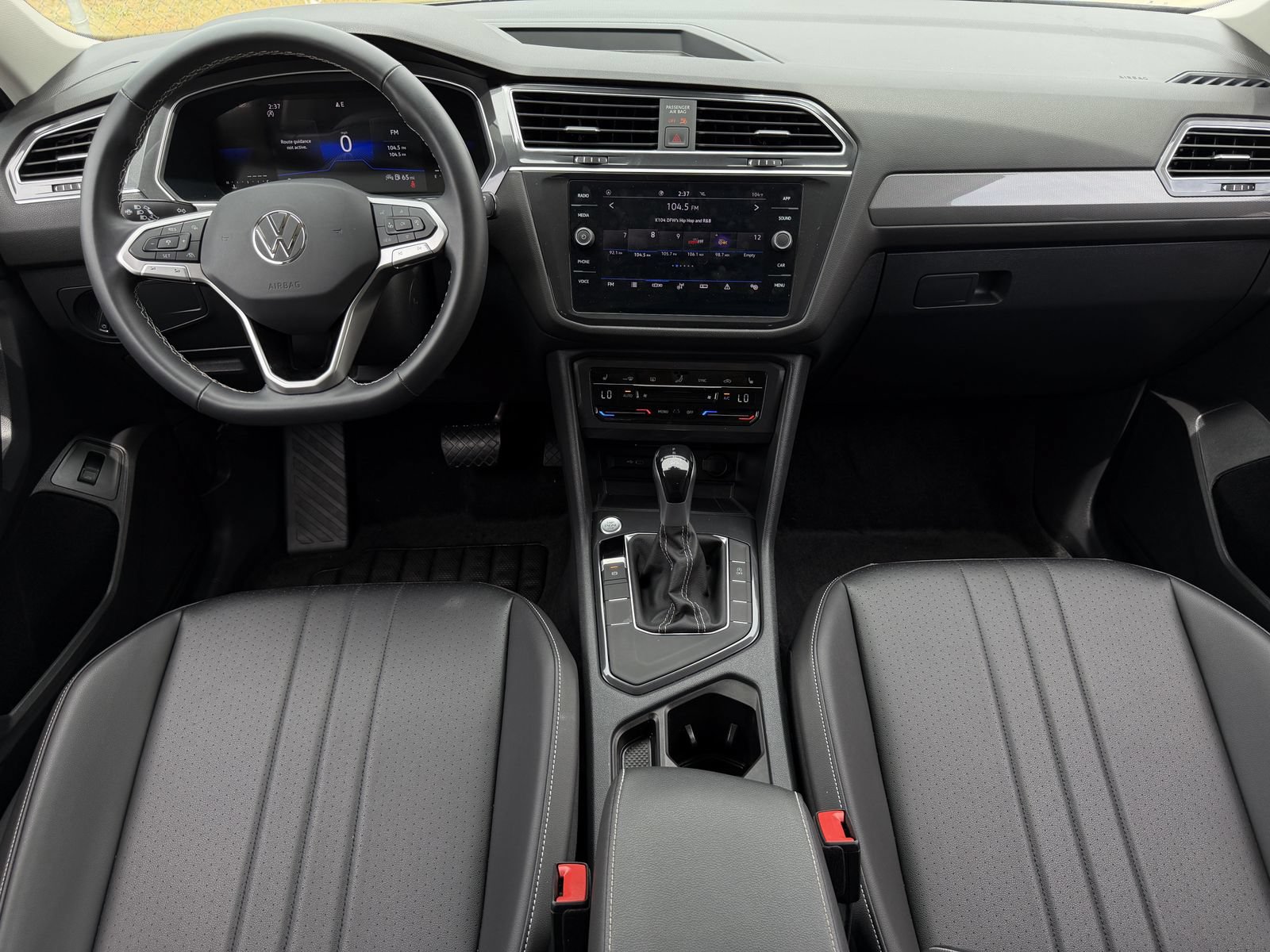 Used 2024 Volkswagen Tiguan SE FWD image 12