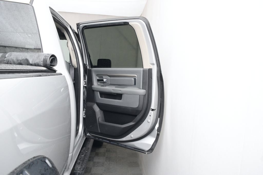 Used 2016 RAM 2500 SLT AWD/4WD image 13