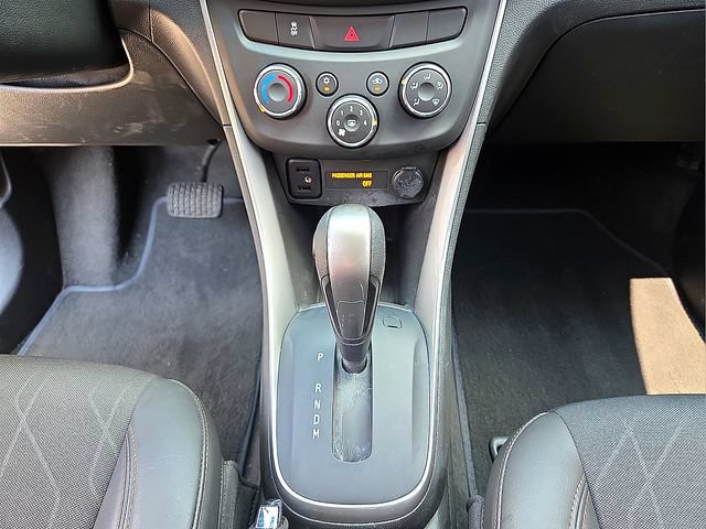 Used 2022 Chevrolet Trax LT w/ LT Convenience Package AWD/4WD image 25