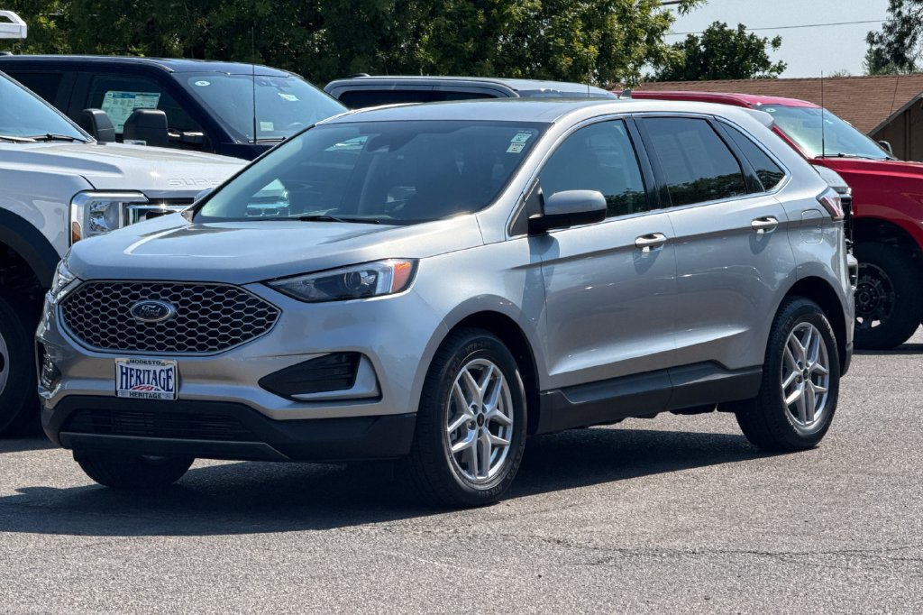 Used 2024 Ford Edge SEL AWD/4WD image 8