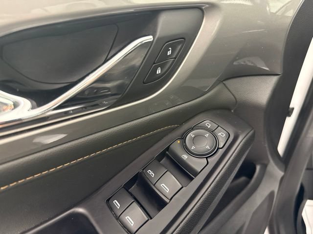 Used 2018 Chevrolet Traverse LT w/ LPO, Floor Liner Package AWD/4WD image 12