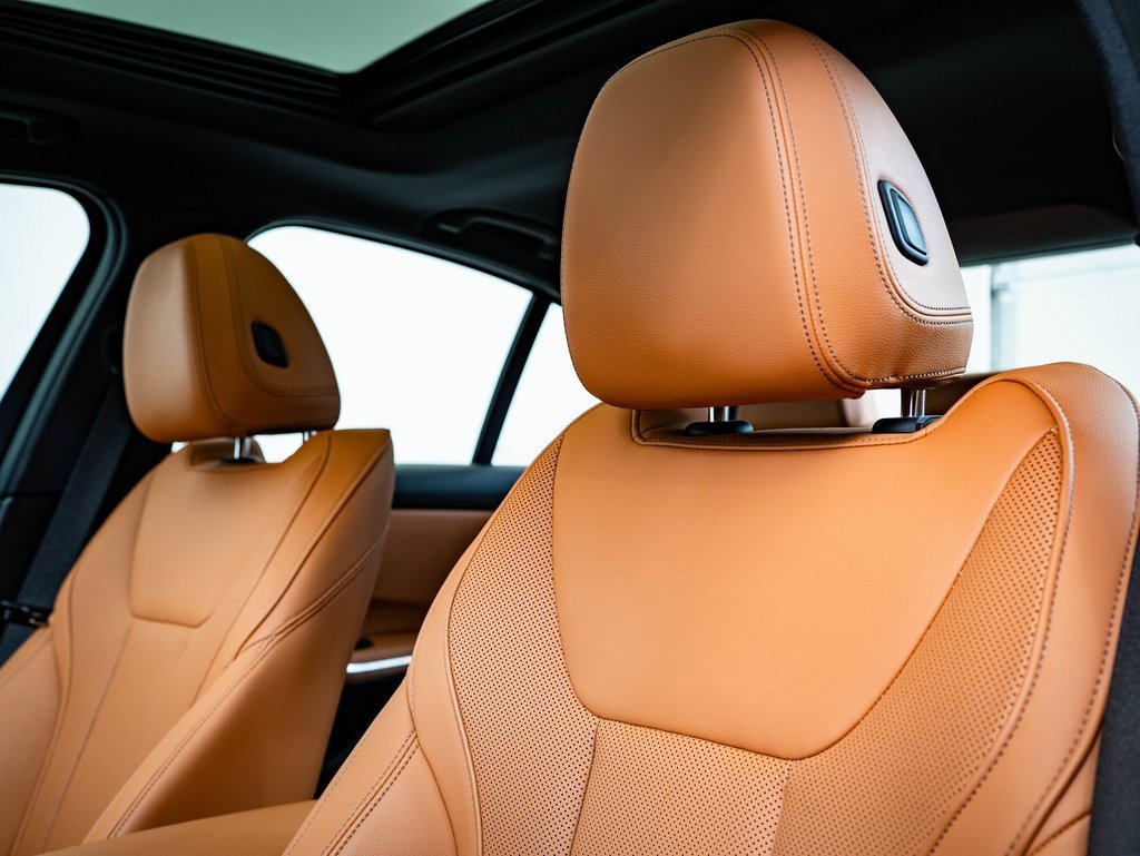 Used 2024 BMW 330i xDrive Sedan w/ Premium Package image 20