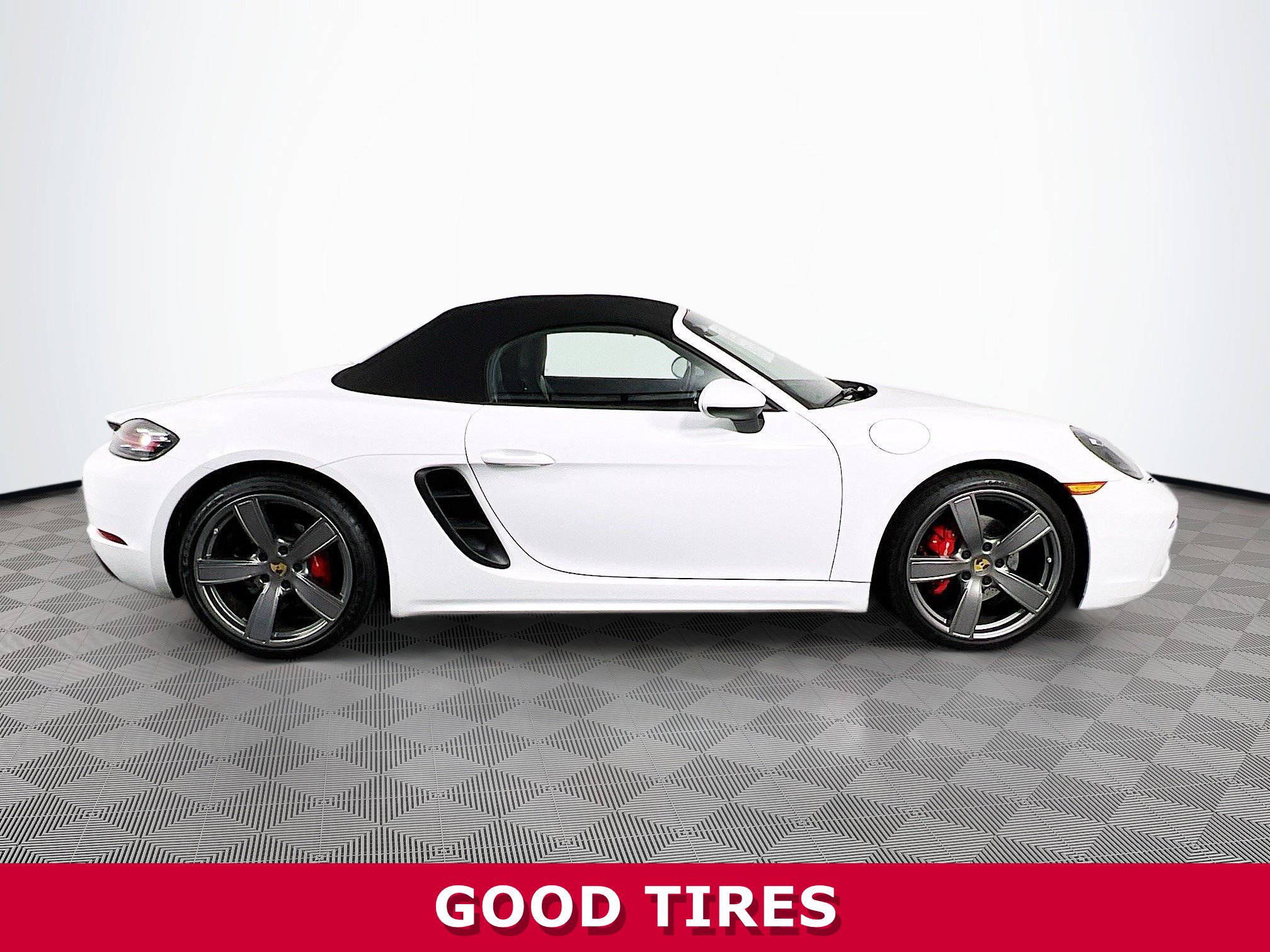 Used 2018 Porsche 718 Boxster S image 26