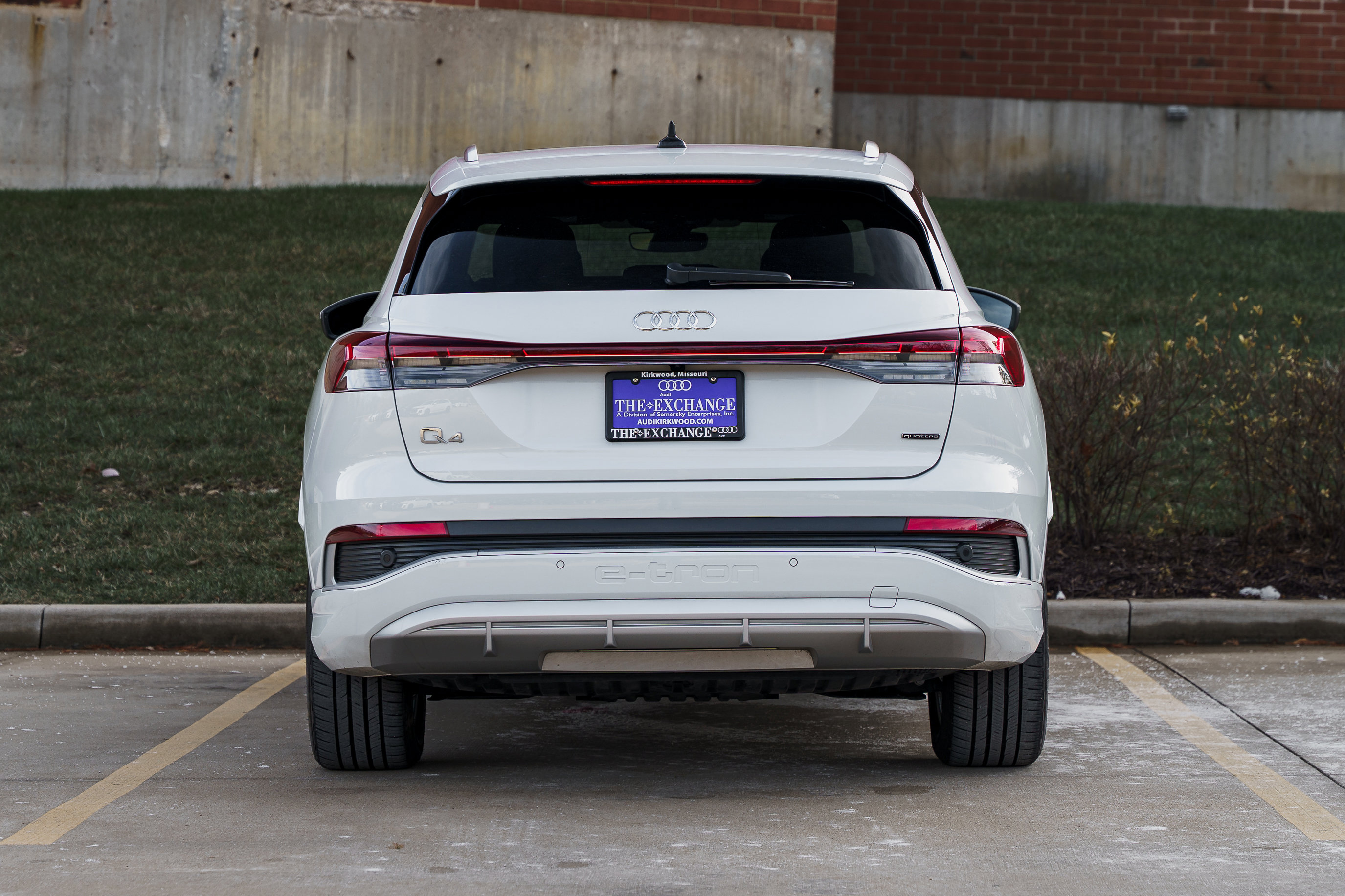Used 2024 Audi Q4 e-tron Premium image 27