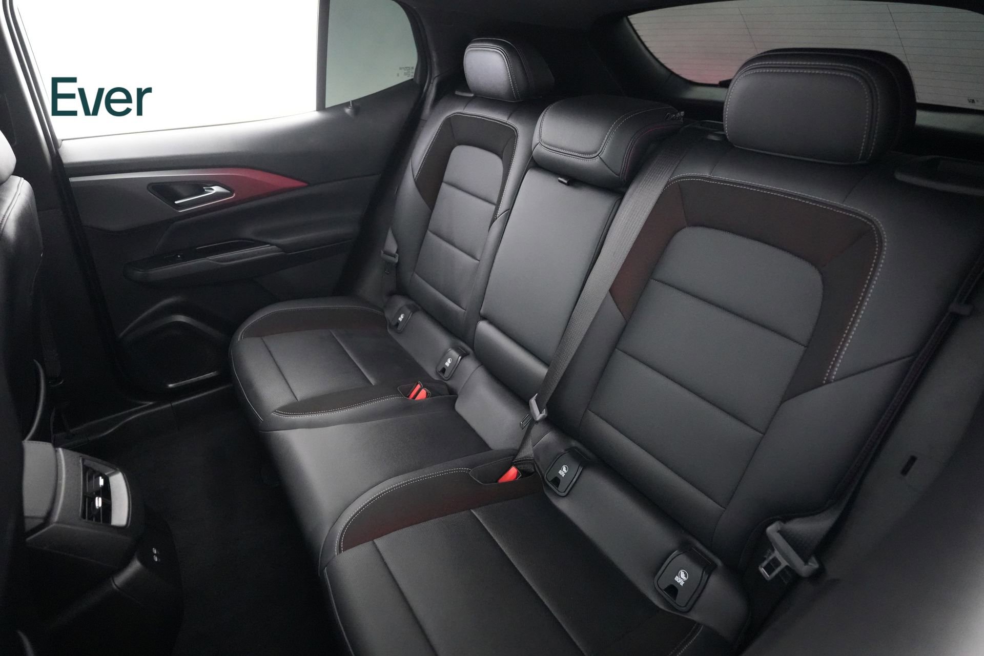 Used 2025 Chevrolet Equinox EV RS w/ LPO, All-Weather Mat Package FWD image 24