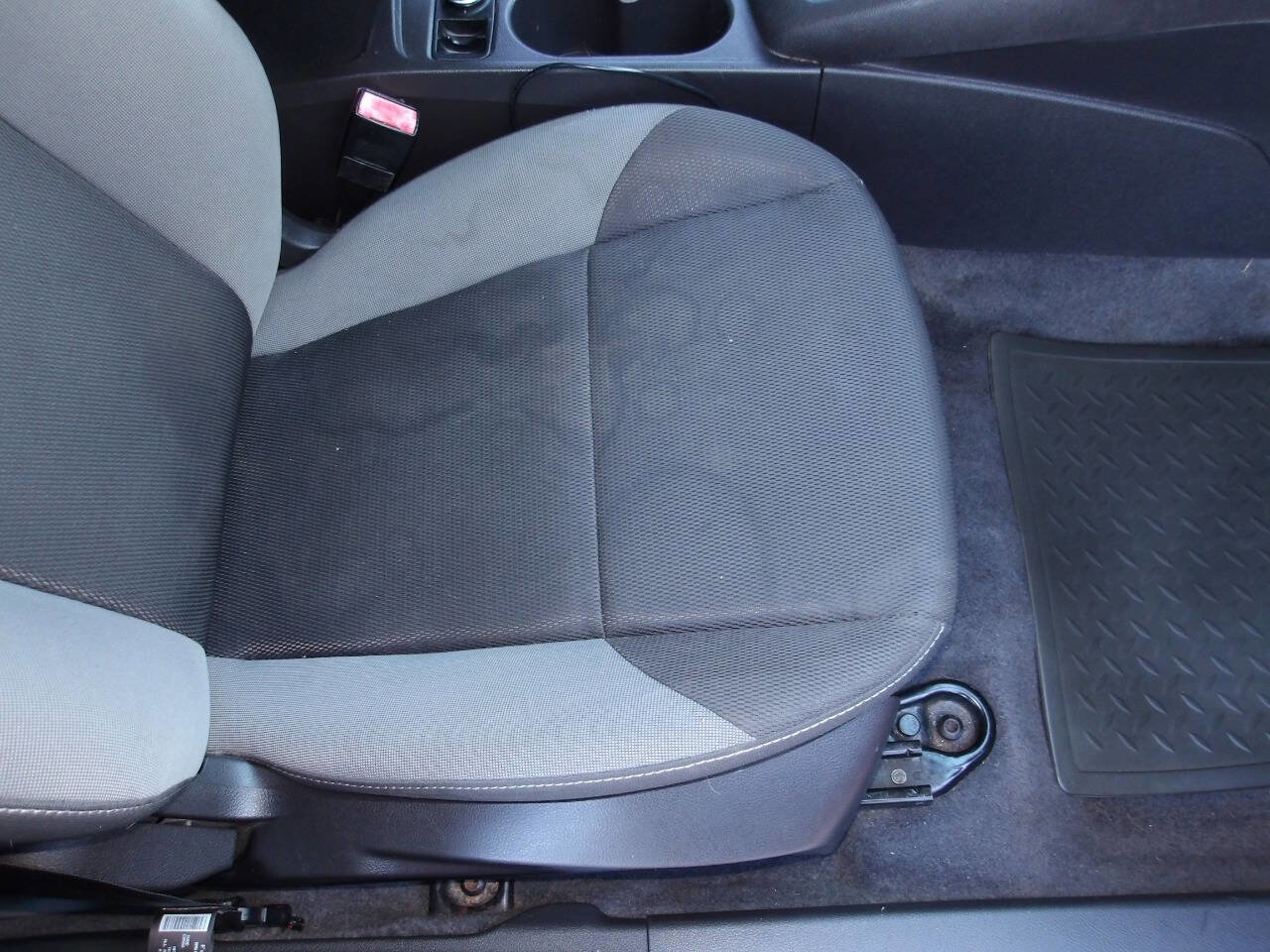 Used 2012 Ford Focus SE image 17