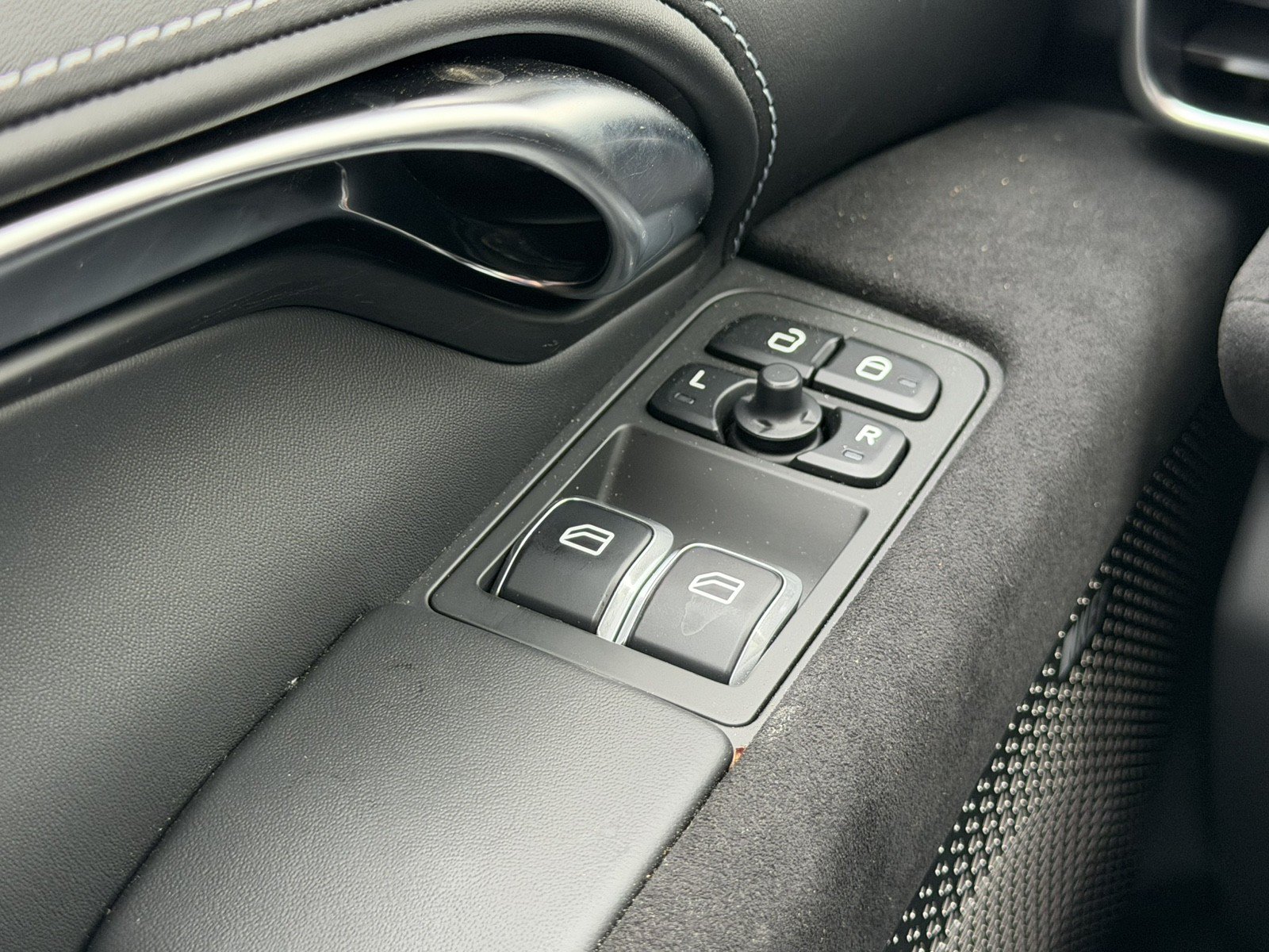 Used 2025 Lotus Emira RWD image 16