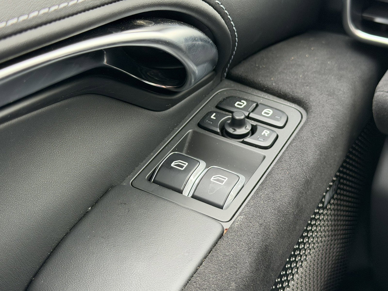Used 2025 Lotus Emira RWD image 16