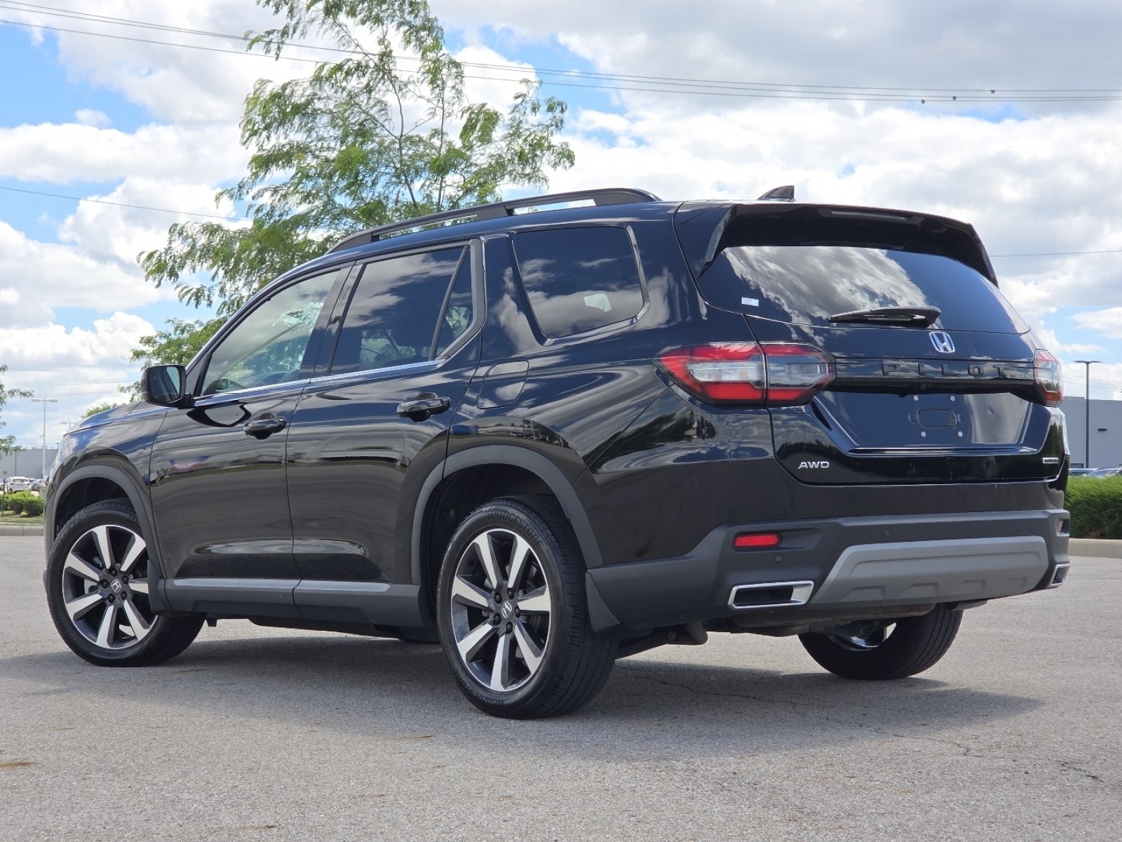 Used 2025 Honda Pilot Touring image 18